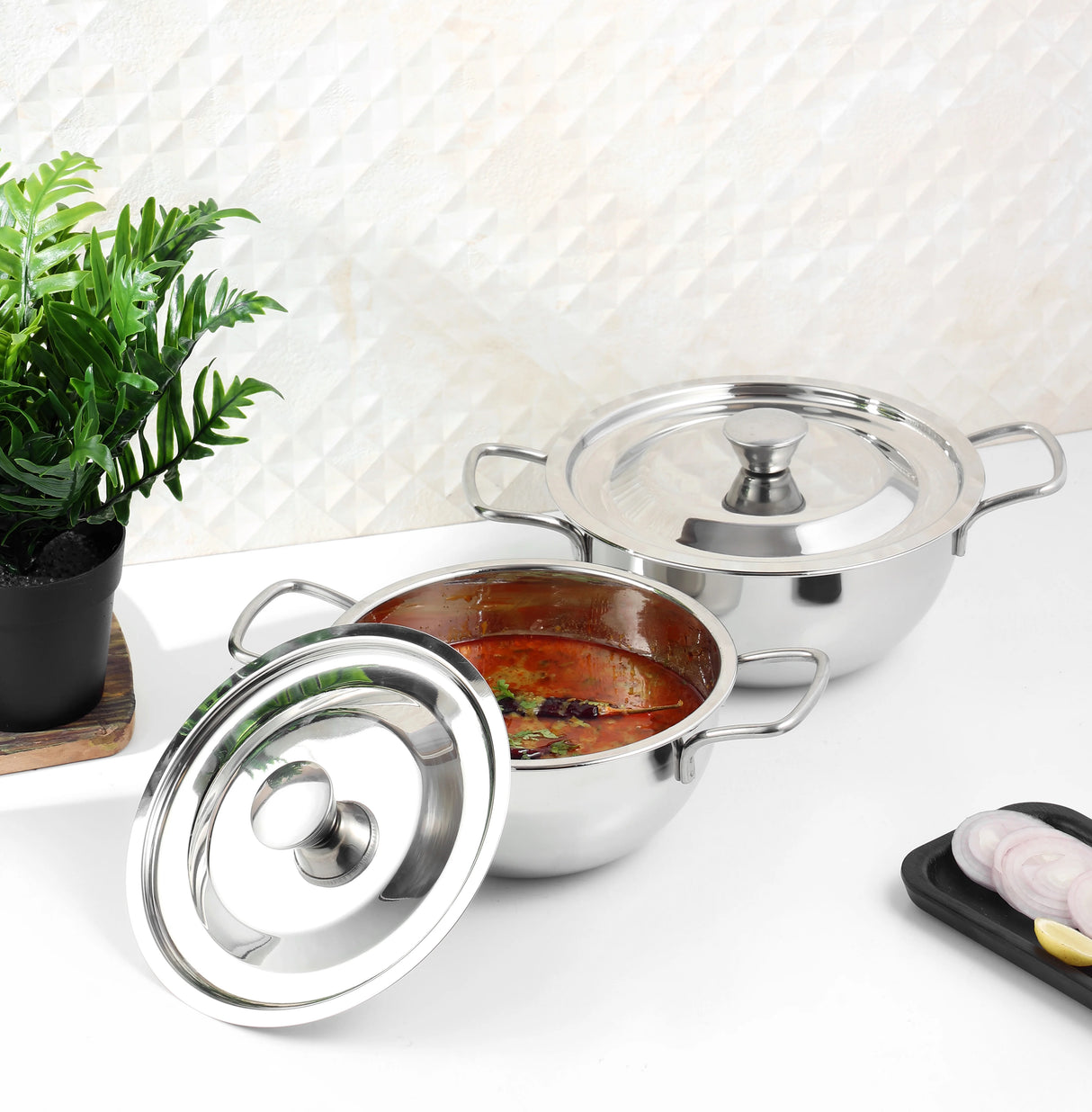 Roma Bowl With Lid Set Of -2 Pcs, 1.3 Litre (16 Cm) And 1.5 Litre (18 Cm) / Serving