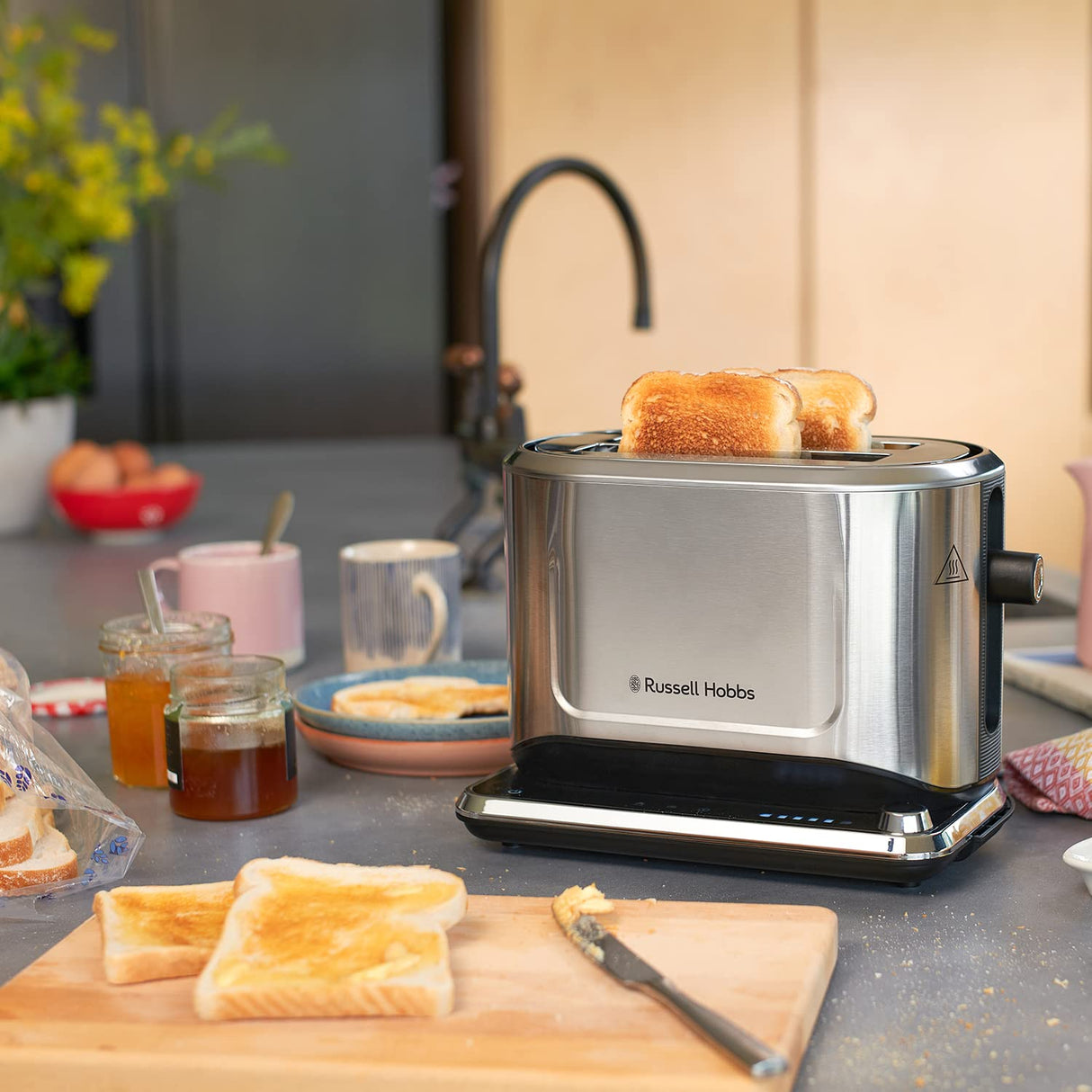 2 Slice Attentiv Toaster with Colour Sense Technology | Adapts Toasting Time to Bread Type | Favourite settings Memorised, Touch Screen, Lift & Look | 1640W, Stainless Steel | 26210-56