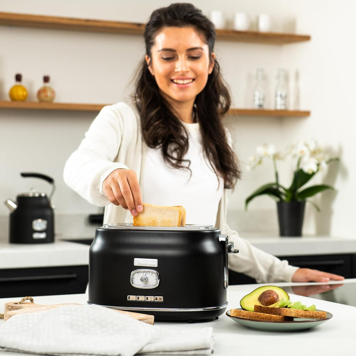 Westinghouse Retro Toaster - 2 Slice - Extra Large Slots - Keep Warm Rack - 815W - Black