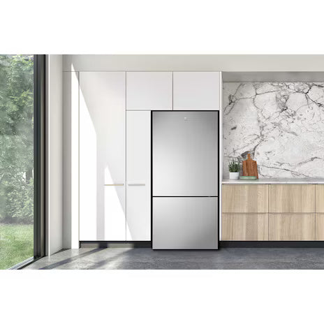 529L UltimateTaste 500 Bottom Freezer Refrigerator EBE5302C-S RIN