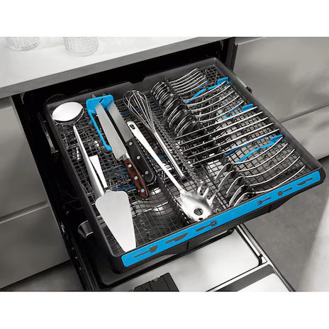 Built-In Dishwasher UltimateCare 700 with 14 Place Settings EEM48330L