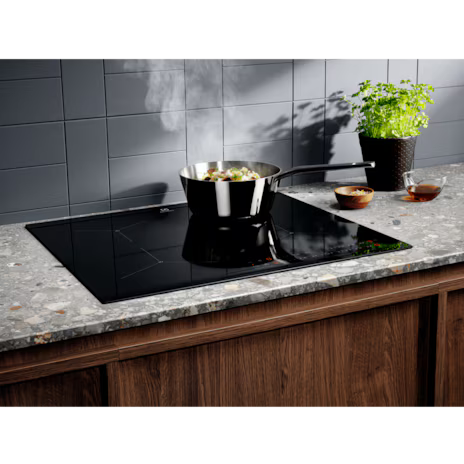 60cm UltimateTaste 700 4-Burner Built-In Induction Hob EHI645BE