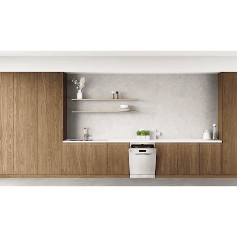 60cm UltimateCare 700 Freestanding Dishwasher with 14 place settings ESM48310SX