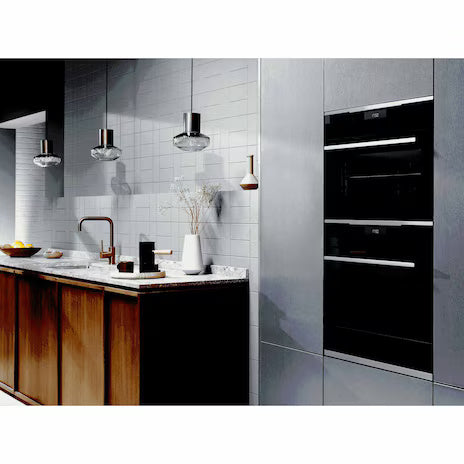 60cm UltimateTaste 900 Built-in Single Oven with 70L capacity KOAAS31X