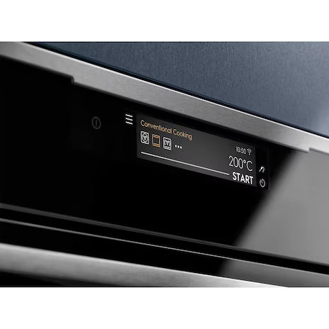 60cm UltimateTaste 900 Built-in Single Oven with 70L capacity KOAAS31X