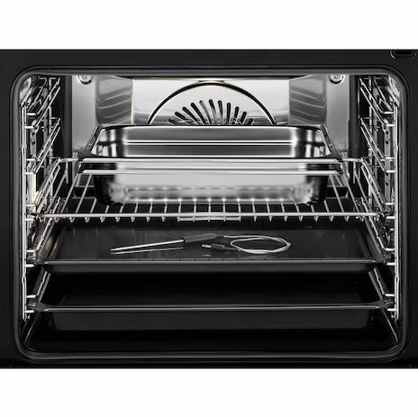 60cm UltimateTaste 900 Built-in Single Oven with 70L capacity KOAAS31X