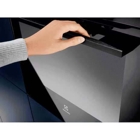 60cm UltimateTaste 300 Built-in Single Oven with 68L capacity KOHLH00KA