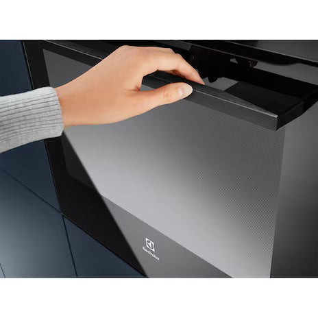 60cm UltimateTaste 300 Built-in Single Oven with 72L capacity KOIGH00KA