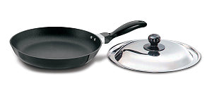 HAWKINS FUTURA NONSTICK FRYING PAN INDUCTION BASE with stainless steel lid