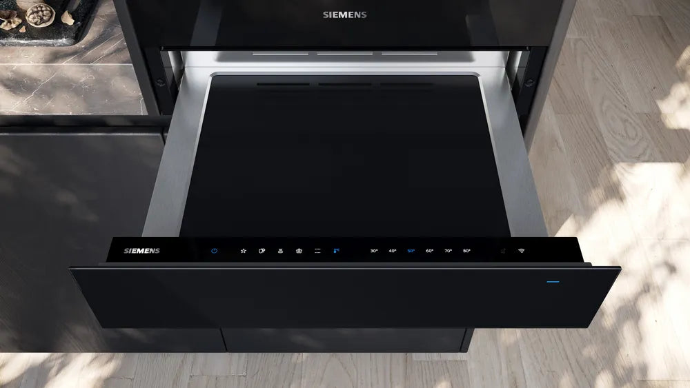 IQ700 Warmer Drawer 60 x 14 cm Black BI710C1B1 (Home Connect)