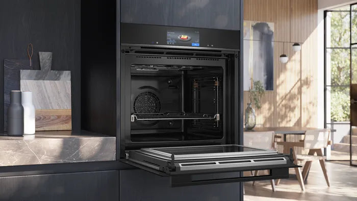 iQ700 Built-in oven with microwave function 60 x 60 cm Black  HM778GNB1I