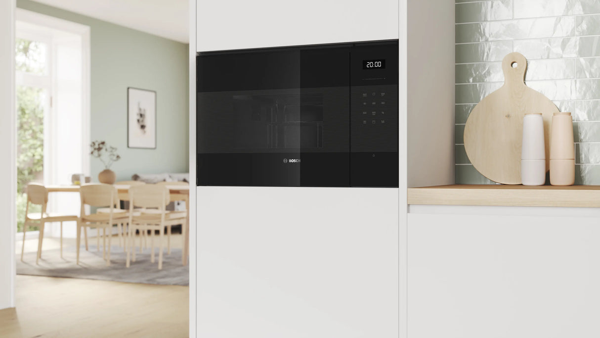 Series 6 Built-In Microwave Oven with Grill 25L, 900W, Black – BEL554MB2I