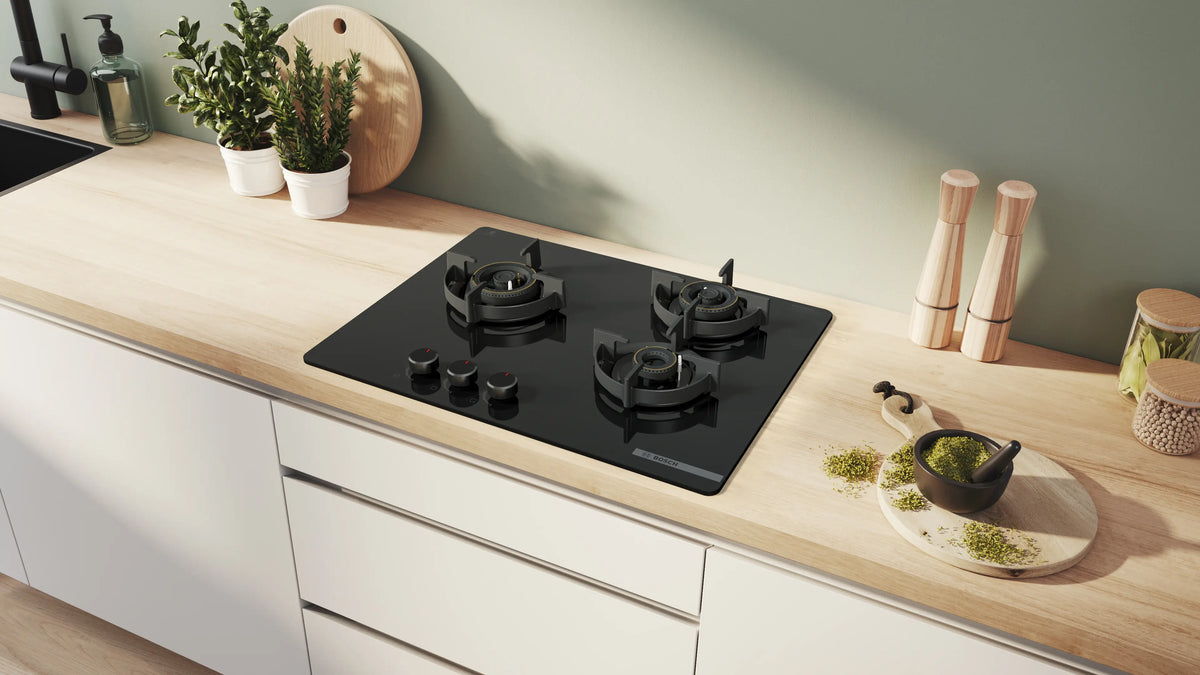 Series 4 Gas hob 70 cm Tempered glass, Black PNC7O6G20I