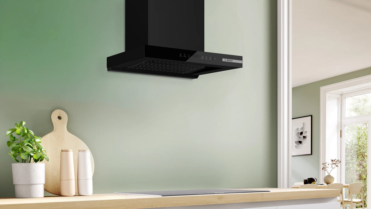 Series 4 Wall-Mounted Cooker Hood 60 cm Black DWB61CJ60I