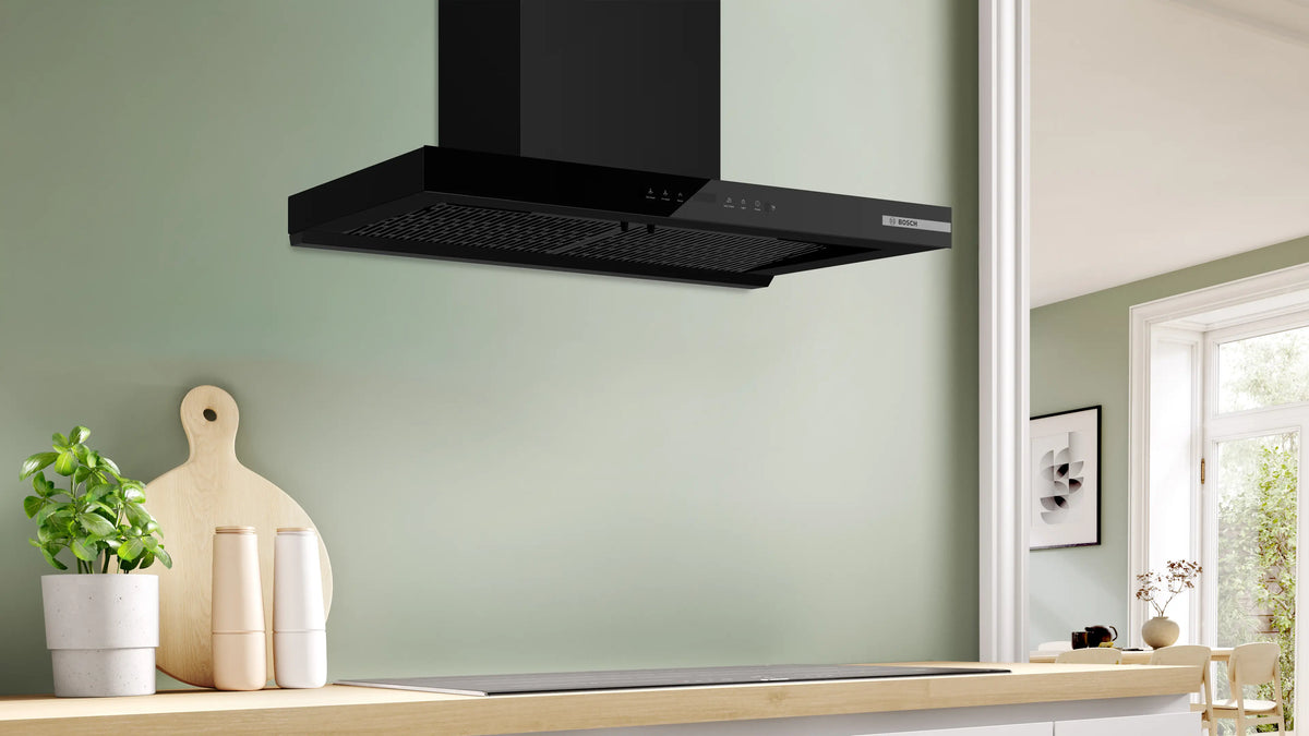 Series 4 Wall-Mounted Cooker Hood 90 cm Black DWB91CJ60I