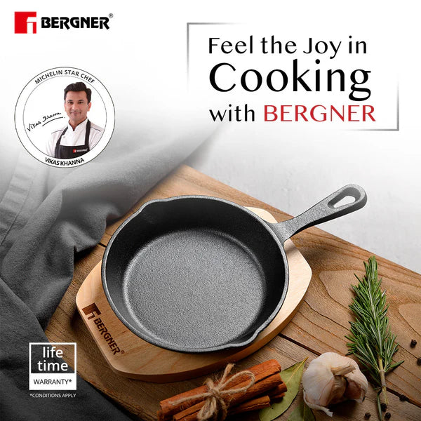 Cook & Share 15 cm (400ml) Cast Iron Mini Frypan, Comes with Wooden Tray, Induction Bottom BG-34210-BK