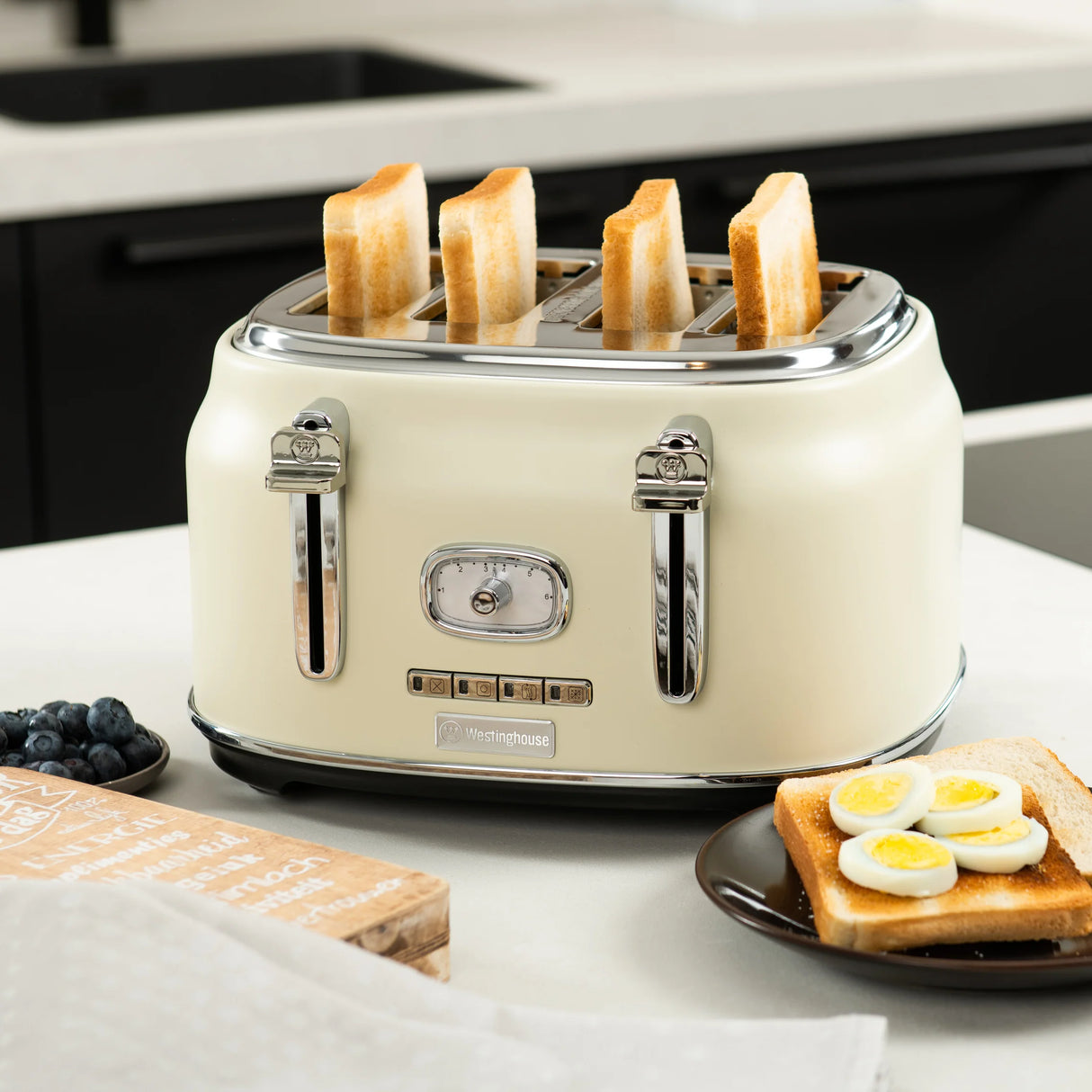 Westinghouse Retro 4 Slice Toaster, Removable Mouthpiece, 6 Tan Levels, Bread Centering, Defrost, Warming and Stopping, Control Indicator, Extendable Bowl White