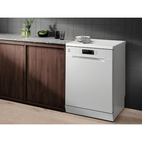 Electrolux ESA47200SW  60cm UltimateCare 300 freestanding dishwasher with 13 place settings