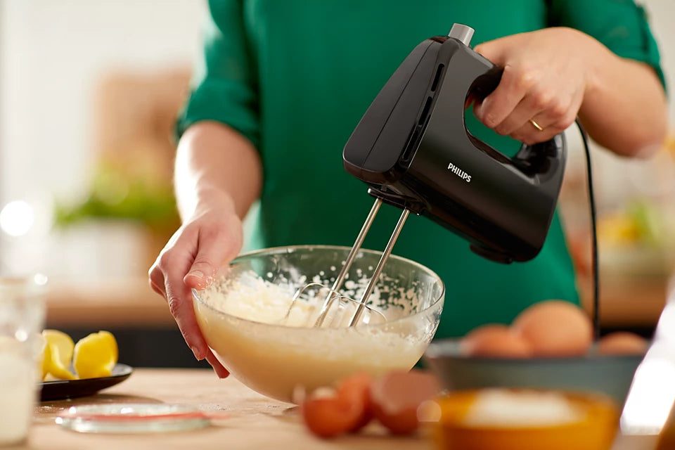 Daily Collection Mixer HR3705/10 | 300W | 5 Speeds + Turbo | Cone-Shaped Beaters | Dishwasher Safe